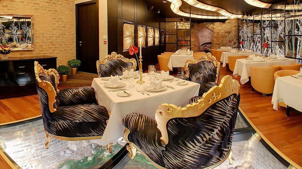 Royal Square Hotel & Suites Рига Екстер'єр фото