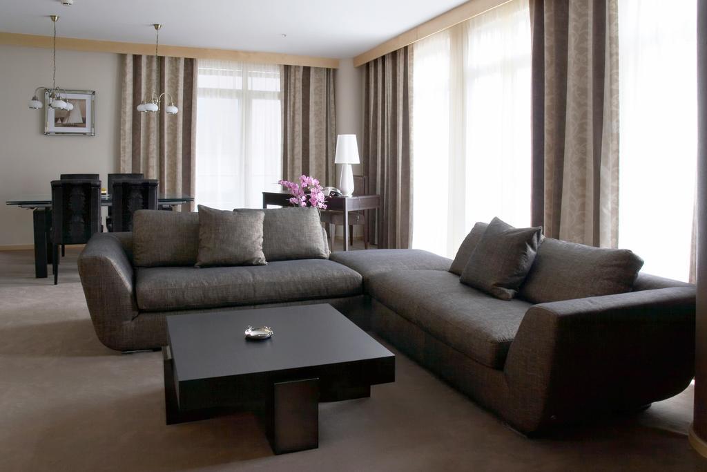 Royal Square Hotel & Suites Рига Екстер'єр фото