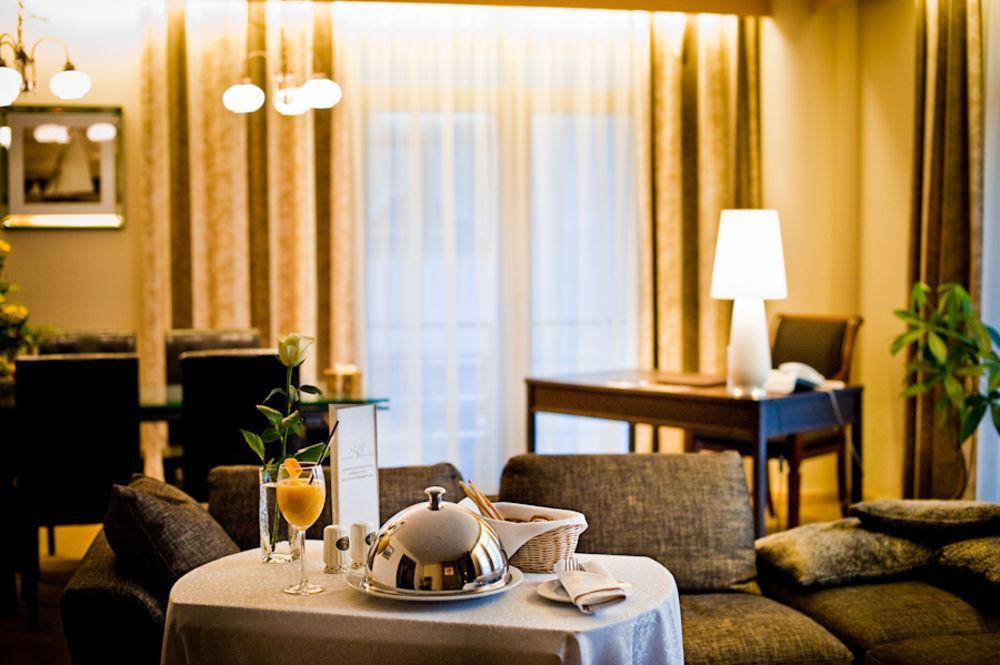Royal Square Hotel & Suites Рига Номер фото