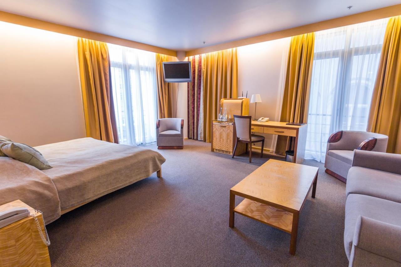 Royal Square Hotel & Suites Рига Екстер'єр фото